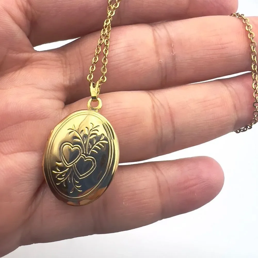 Elegant Gold Locket Necklace